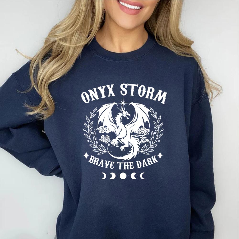 Onyx Storm Sweatshirt Fourth Wing Basgiath War College Sweatshirt Unisex Long Sleeve Sweatshirts Crewneck Vintage Pullover Tops XXXL темно-синий
Onyx Storm Sweatshirt Fourth Wing Basgiath War College Sweatshirt Unisex Long Sleeve Sweatshirts Crewneck Vintage Pullover Tops XXXL темно-синий