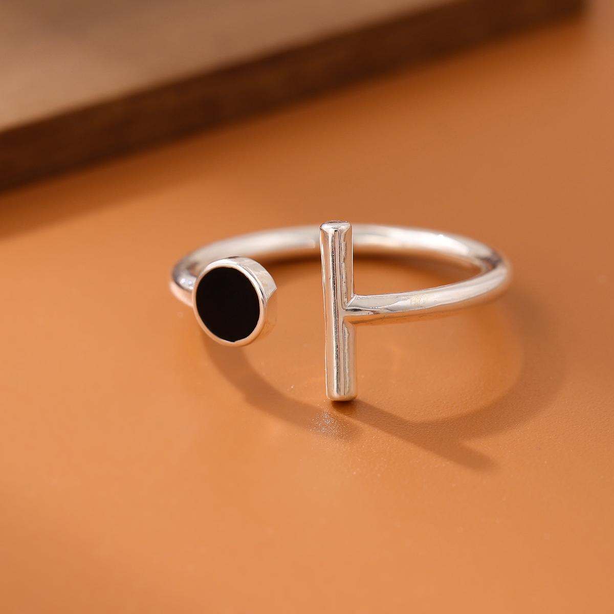 New Simple Personality Dark Round Epoxy 925 Sterling Silver Jewelry Temperament Geometric Popular Opening Rings R320 серебряный
New Simple Personality Dark Round Epoxy 925 Sterling Silver Jewelry Temperament Geometric Popular Opening Rings R320 серебряный
