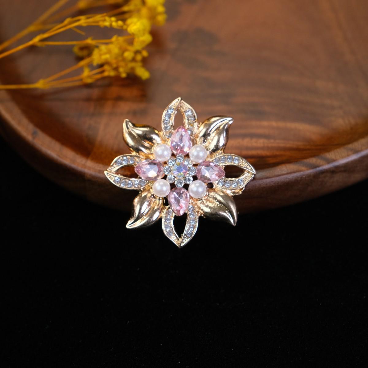 Елегантна брошка зі стразами: Високоякісна японська та корейська мода кришталева шпилька для шарфа для жінок
Елегантна брошка зі стразами: Високоякісна японська та корейська мода кришталева шпилька для шарфа для жінок