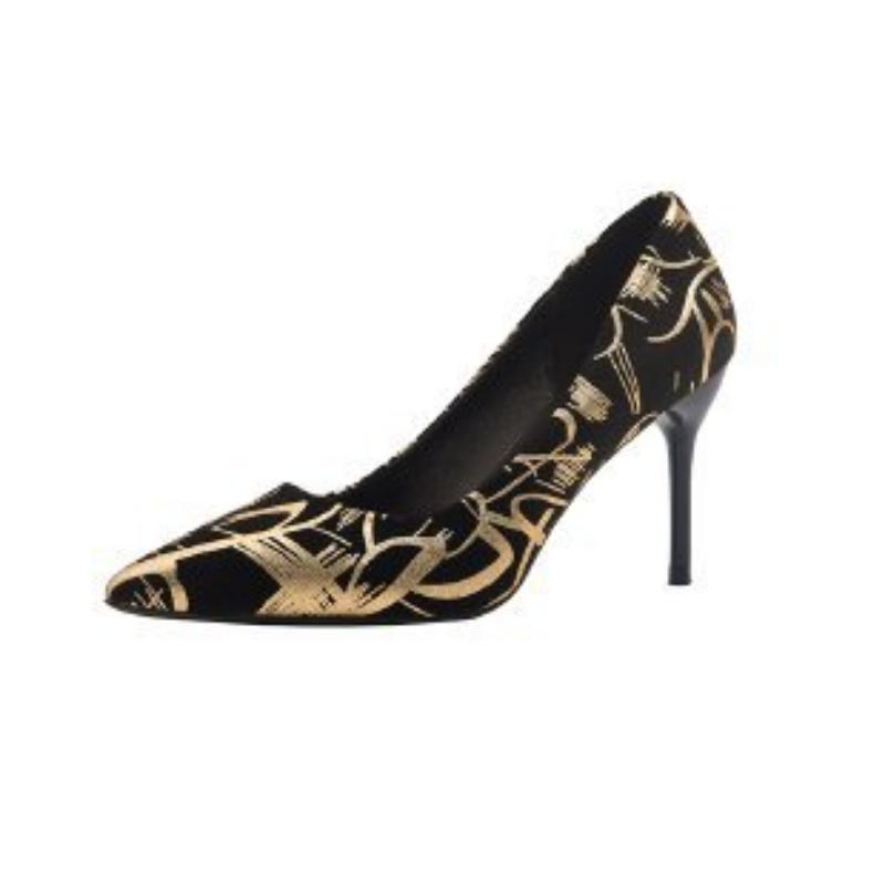 Новые модные женские туфли на высоком каблуке с шелковой вышивкой, туфли на шпильке с острым носком, соответствующие цвету туфли 38 золотой
Новые модные женские туфли на высоком каблуке с шелковой вышивкой, туфли на шпильке с острым носком, соответствующие цвету туфли 38 золотой