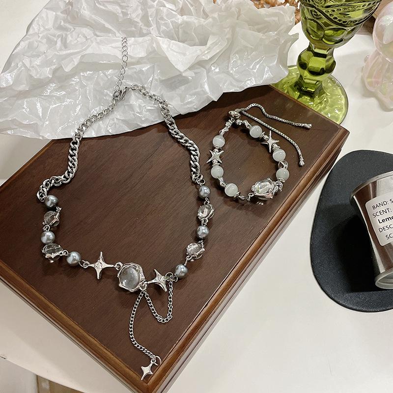 Korean Hip Hop Street Fashion Jewelry: Versatile Star Chain Bracelet & Necklace B052
Korean Hip Hop Street Fashion Jewelry: Versatile Star Chain Bracelet & Necklace B052