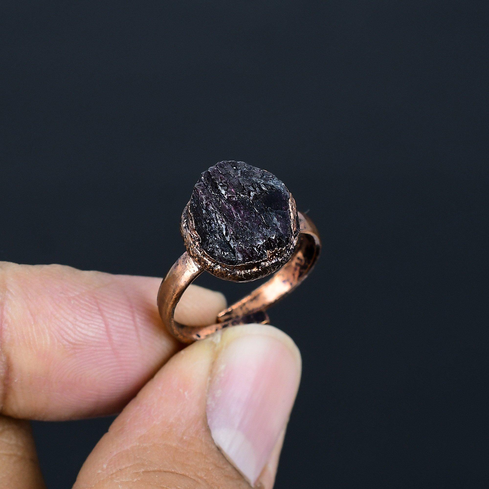 Кольцо из необработанного черного оникса ручной работы, кольцо из электроформированной меди, антикварное украшение, регулируемое кольцо, подарок на помолвку
Кольцо из необработанного черного оникса ручной работы, кольцо из электроформированной меди, антикварное украшение, регулируемое кольцо, подарок на помолвку