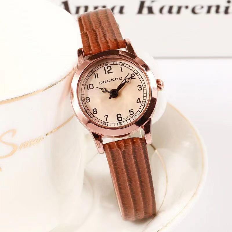 Women s Retro Leather Strap Quartz Watch: Simple, Stylish & Trendy
Women s Retro Leather Strap Quartz Watch: Simple, Stylish & Trendy