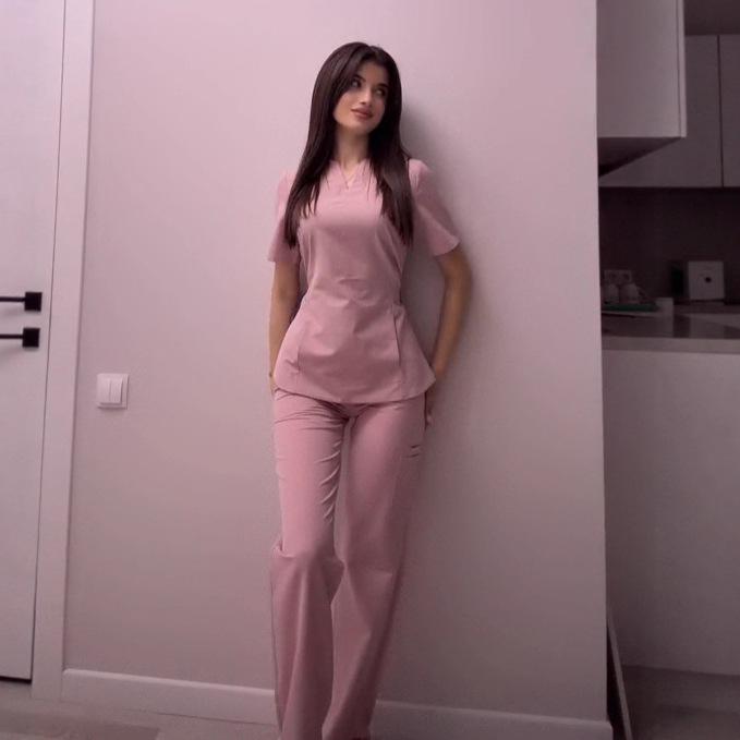 Летний женский повседневный комплект для работы 2025: Топ с коротким рукавом и свободные длинные брюки XS
Летний женский повседневный комплект для работы 2025: Топ с коротким рукавом и свободные длинные брюки XS