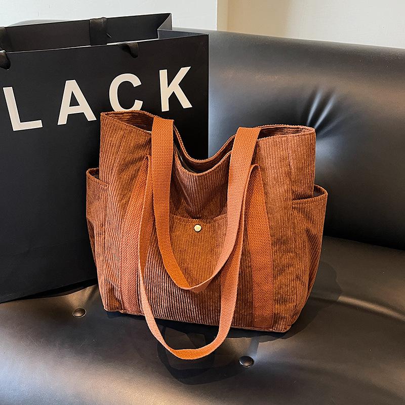 Autumn and winter large-capacity bag women s 2025 new corduroy tote bag college student shoulder bag чорний
Autumn and winter large-capacity bag women s 2025 new corduroy tote bag college student shoulder bag чорний