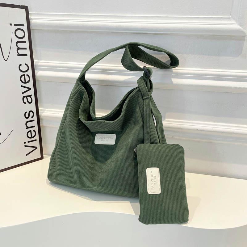 Большая вместительная женская сумка 2025 года, новая летняя вельветовая ретро-сумка с косым ремешком, универсальная сумка через плечо зелёный
Большая вместительная женская сумка 2025 года, новая летняя вельветовая ретро-сумка с косым ремешком, универсальная сумка через плечо зелёный