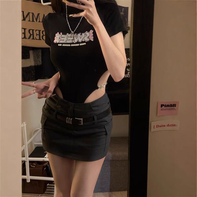 Spicy Crop Chain Jumpsuit T-Shirt - Women s Summer Fashion, Temperament Street Style, Slim Short Sleeve Trendy Top Extra Large
Spicy Crop Chain Jumpsuit T-Shirt - Women s Summer Fashion, Temperament Street Style, Slim Short Sleeve Trendy Top Extra Large