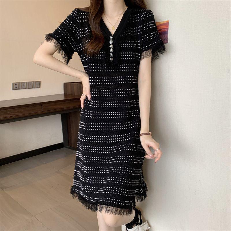 Summer Women s Korean-Style Knit Dress: Short Sleeve, Tassel, Ice Silk Skirt, Slimming Sweet Colors 2026. S (Up to 49kg) чёрный
Summer Women s Korean-Style Knit Dress: Short Sleeve, Tassel, Ice Silk Skirt, Slimming Sweet Colors 2026. S (Up to 49kg) чёрный
