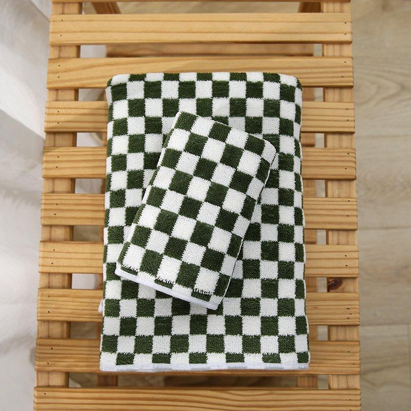 Шахматное клетчатое банное полотенце для женщин, взрослое полотенце для мытья лица, коралловый бархат, впитывающий воду и ветер, утолщенное банное полотенце 70*140cm
Шахматное клетчатое банное полотенце для женщин, взрослое полотенце для мытья лица, коралловый бархат, впитывающий воду и ветер, утолщенное банное полотенце 70*140cm