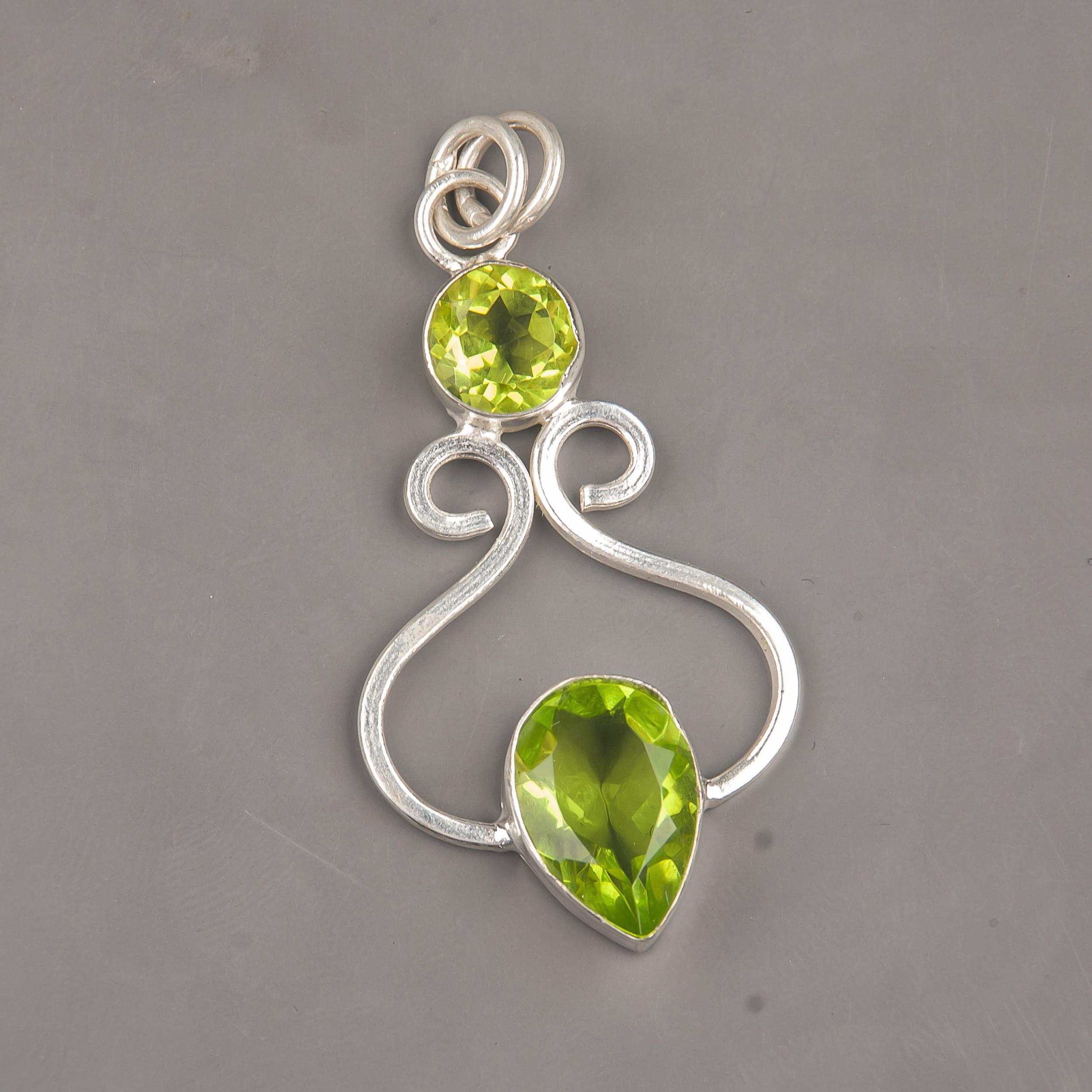 Peridot Pendant Gemstone Jewelry, 925 Solid Sterling Silver Pendant, Handmade Jewelry Birthstone Pendant, Gift For Him 1.60 Inches зелений
Peridot Pendant Gemstone Jewelry, 925 Solid Sterling Silver Pendant, Handmade Jewelry Birthstone Pendant, Gift For Him 1.60 Inches зелений
