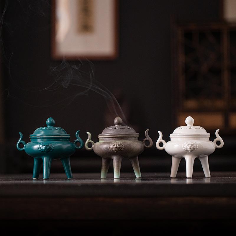 Antique Court-Style Ceramic Incense Burner: Three-Legged High-Foot Design for Sandalwood and Agarwood Aromatherapy
Antique Court-Style Ceramic Incense Burner: Three-Legged High-Foot Design for Sandalwood and Agarwood Aromatherapy
