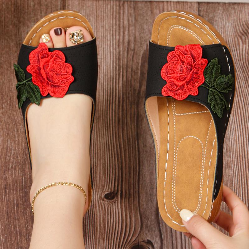 Fashion Women Slippers Retro Summer Comfortable Designer Shoes Women Trend Slip on Wedge Sandals Platform Outdoor Slippers Slides Women 36
Fashion Women Slippers Retro Summer Comfortable Designer Shoes Women Trend Slip on Wedge Sandals Platform Outdoor Slippers Slides Women 36
