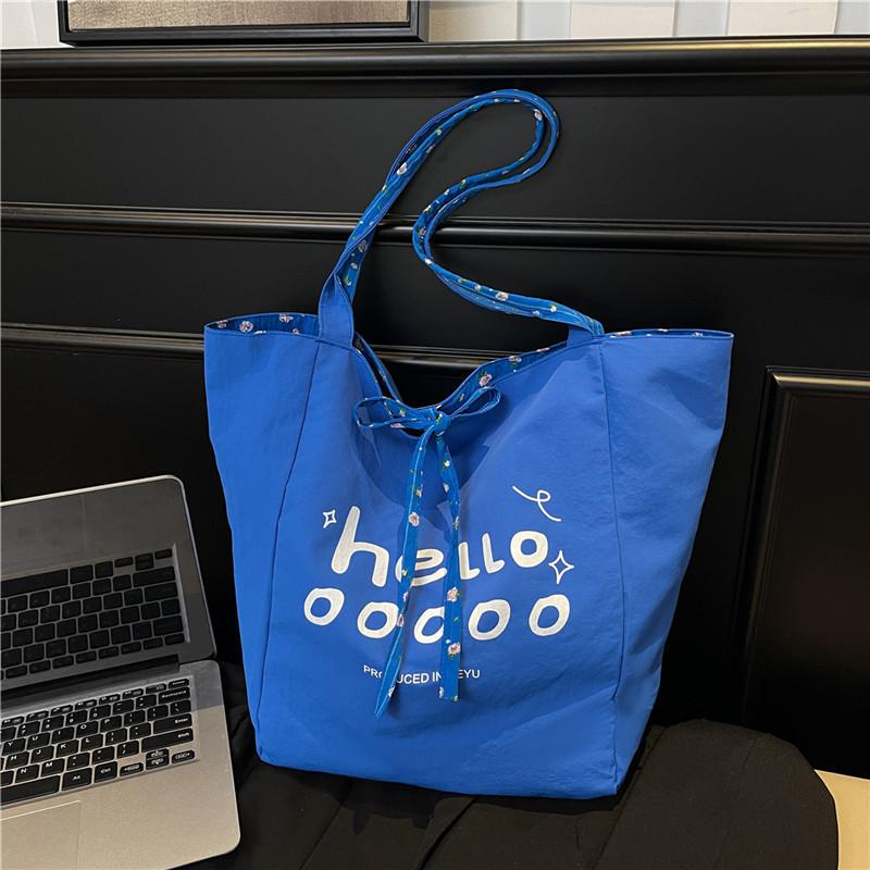 Новая ретро большая сумка-тоут женская 2025 лето свежий ins стиль студенческий универсальный школьный рюкзак двусторонняя сумка синий
Новая ретро большая сумка-тоут женская 2025 лето свежий ins стиль студенческий универсальный школьный рюкзак двусторонняя сумка синий