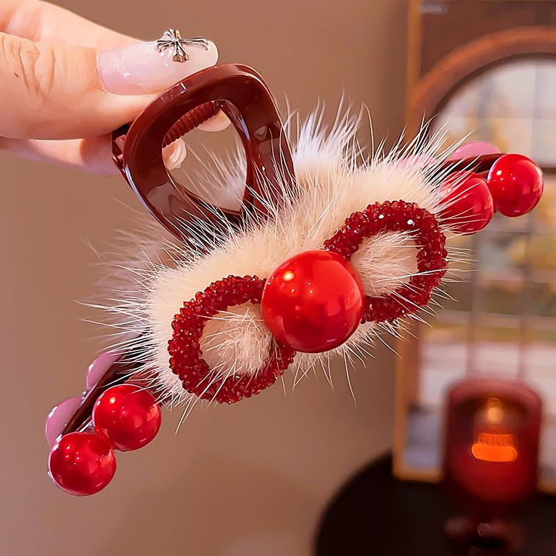 2025 Elegant Red Plush Claw Hair Clip for Women - Autumn/Winter Collection
2025 Elegant Red Plush Claw Hair Clip for Women - Autumn/Winter Collection