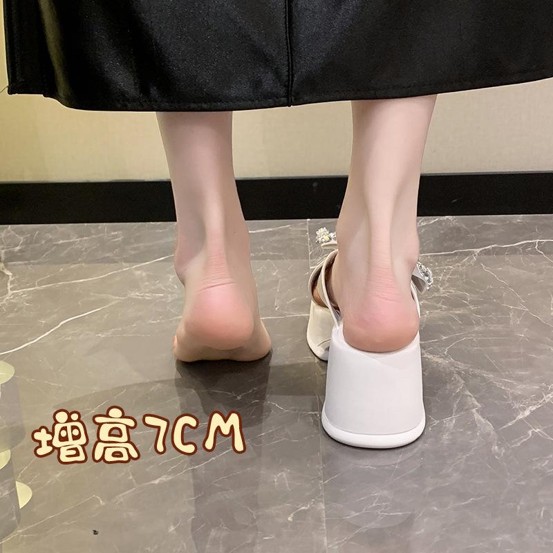 Fashion bow cool thick bottom fashion new products versatile slippers women wear rhinestones in summer 35 белый
Fashion bow cool thick bottom fashion new products versatile slippers women wear rhinestones in summer 35 белый