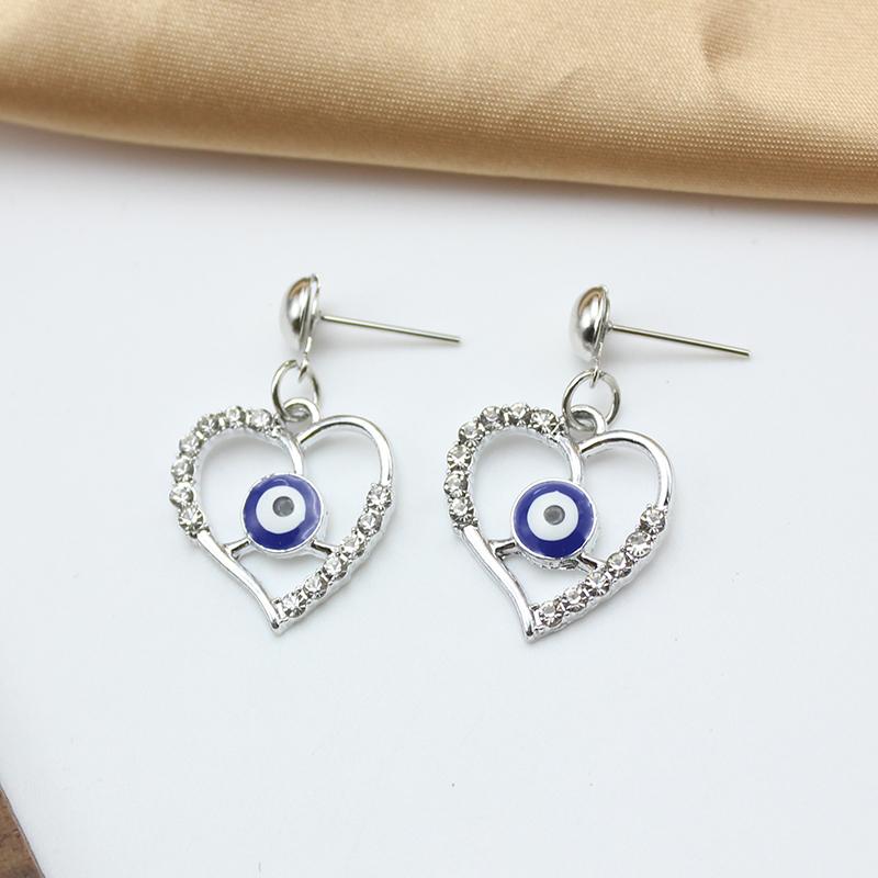 Trendy Hollow Out Heart Blue Evil Eyes Pendant Drop Earring for Women Copper Color Exaggerate Crystal Zircon Wedding Girl Gift
Trendy Hollow Out Heart Blue Evil Eyes Pendant Drop Earring for Women Copper Color Exaggerate Crystal Zircon Wedding Girl Gift
