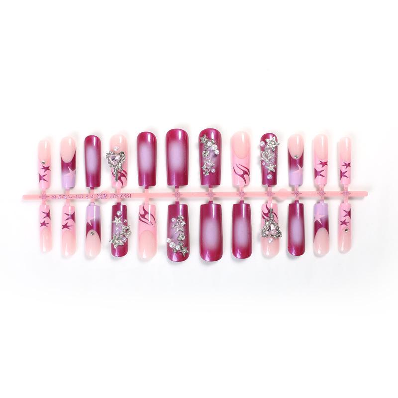 Длинные ногти-накладки с глиттером: Носимые и съемные патчи для нейл-арта
Длинные ногти-накладки с глиттером: Носимые и съемные патчи для нейл-арта