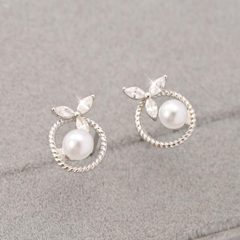 925 Sterling Silver Exquisite Zircon Flower Shell Pearl Stud Earrings Shiny Daily Wear Fine Jewelry For Women срібний
925 Sterling Silver Exquisite Zircon Flower Shell Pearl Stud Earrings Shiny Daily Wear Fine Jewelry For Women срібний