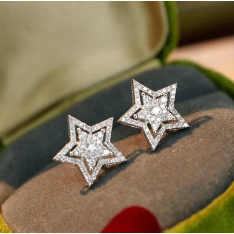 Новые роскошные серьги-гвоздики с преувеличенной медью и инкрустацией цирконием с пятиконечной звездой, женские серьги-гвоздики со звездами супер флэш-дизайна серебряный
Новые роскошные серьги-гвоздики с преувеличенной медью и инкрустацией цирконием с пятиконечной звездой, женские серьги-гвоздики со звездами супер флэш-дизайна серебряный