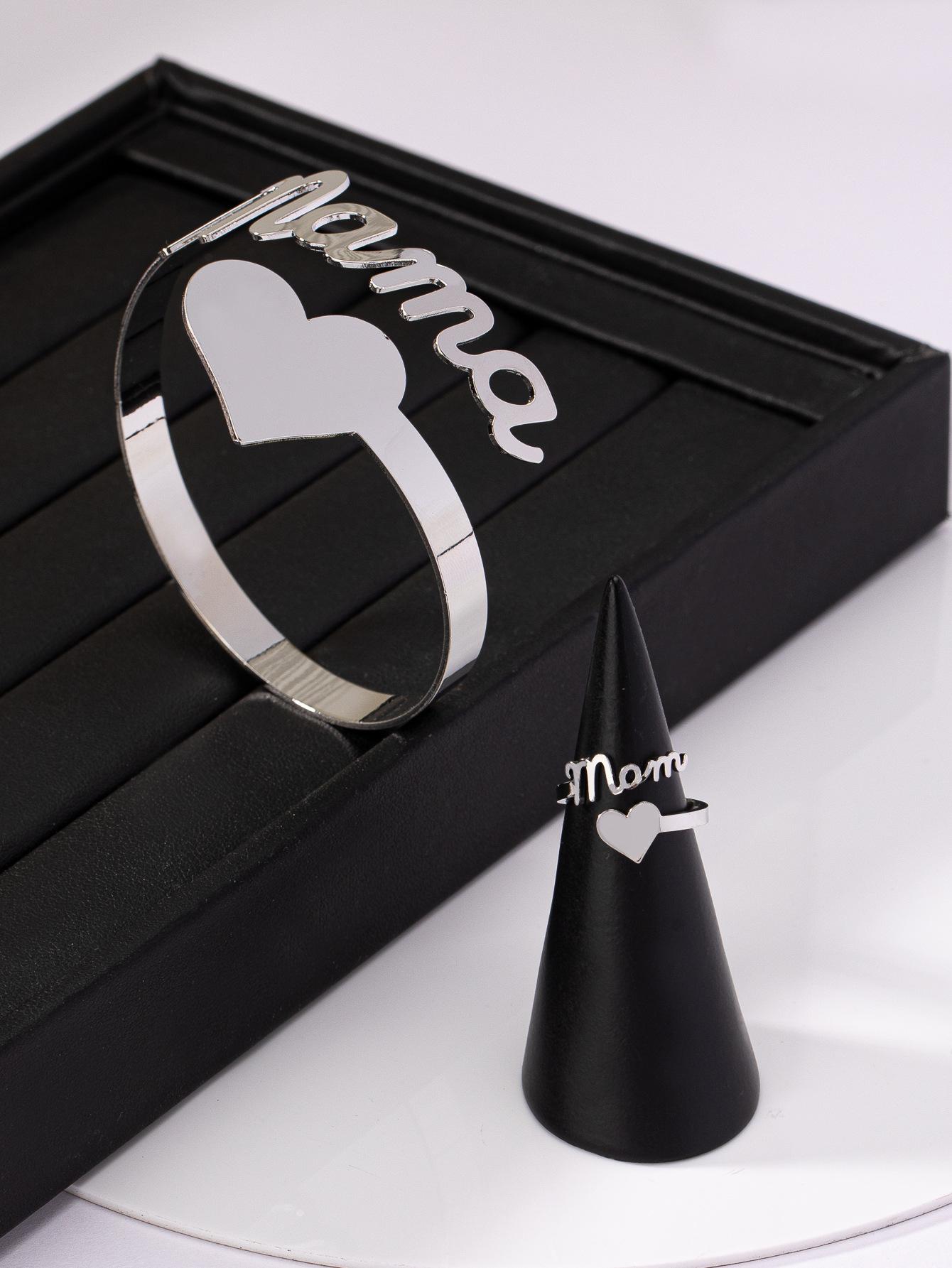 1 Set Of Stylish Minimalist Metal Letters Love Mama Open Women S Bracelet Ring Set Mother S Day Gift срібний
1 Set Of Stylish Minimalist Metal Letters Love Mama Open Women S Bracelet Ring Set Mother S Day Gift срібний