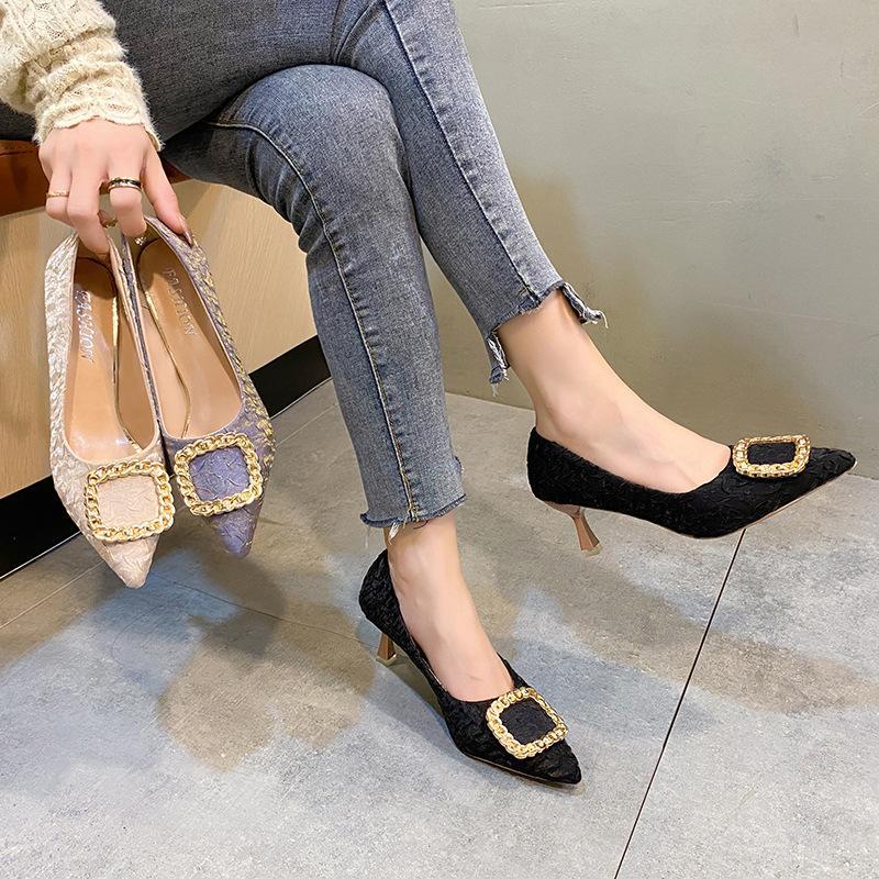 Fairy style temperament pointed high heels women s autumn new fashion pleated square buckle light mouth stiletto shoes 35 чорний
Fairy style temperament pointed high heels women s autumn new fashion pleated square buckle light mouth stiletto shoes 35 чорний