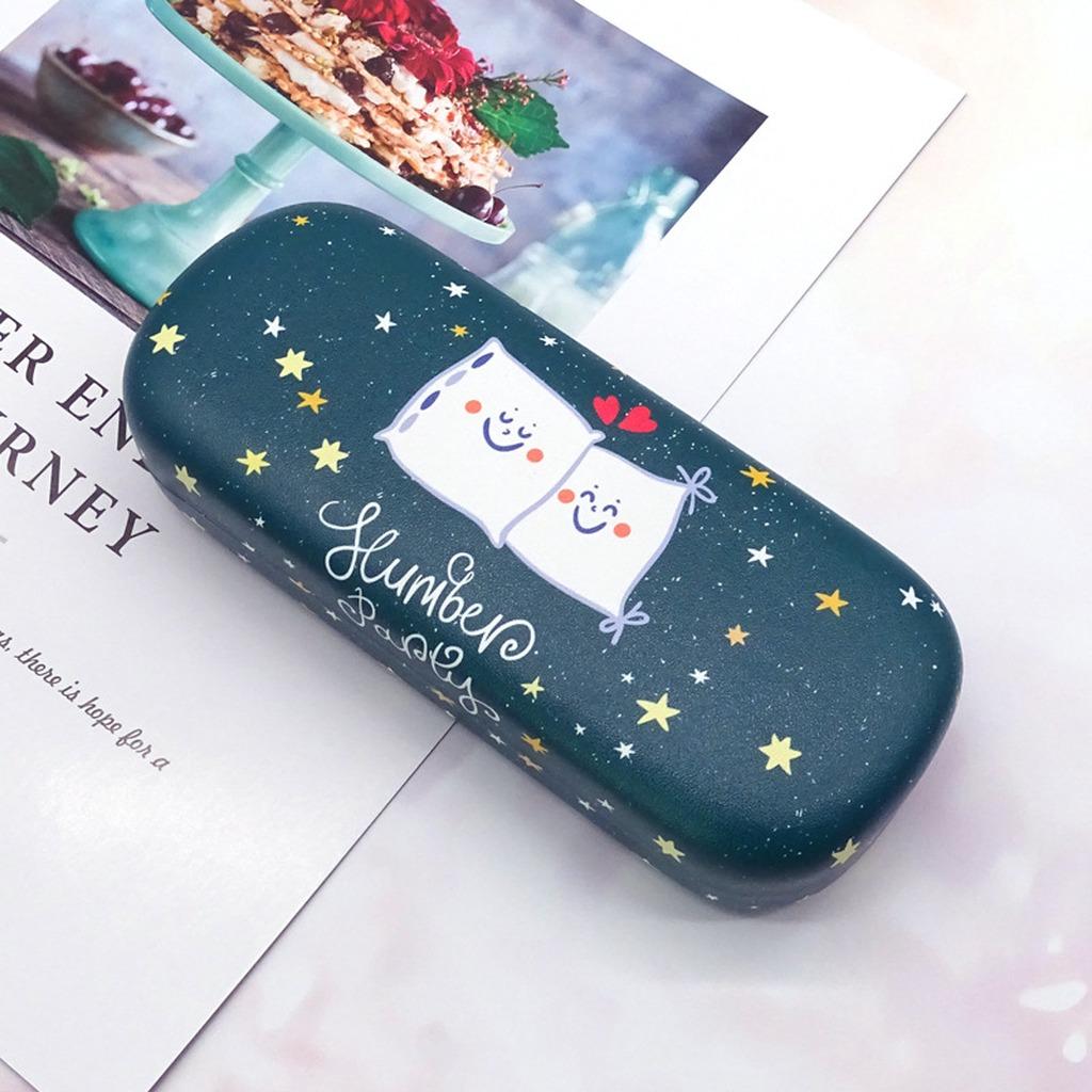 Velvet Lined Glasses Case Compact Cartoon Star Eyeglasses Case Eyewear Storage Box Stylish Iron Frame Glasses Case For School
Velvet Lined Glasses Case Compact Cartoon Star Eyeglasses Case Eyewear Storage Box Stylish Iron Frame Glasses Case For School