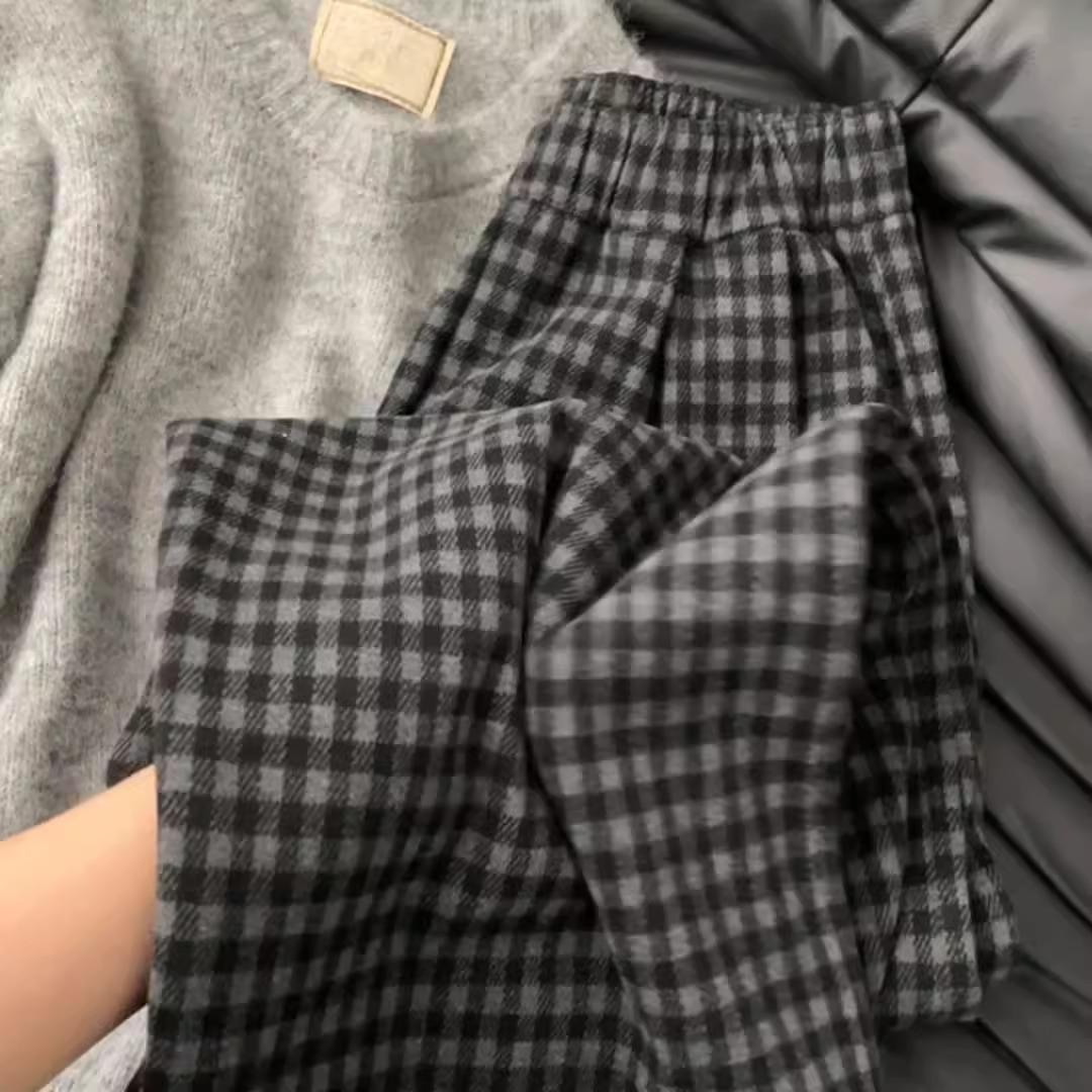 Women s High-Waisted Black Plaid Woolen Wide-Leg Pants - Fleece-Lined, Retro-Casual for Autumn/Winter XS (recommended 60-79 lbs)
Women s High-Waisted Black Plaid Woolen Wide-Leg Pants - Fleece-Lined, Retro-Casual for Autumn/Winter XS (recommended 60-79 lbs)