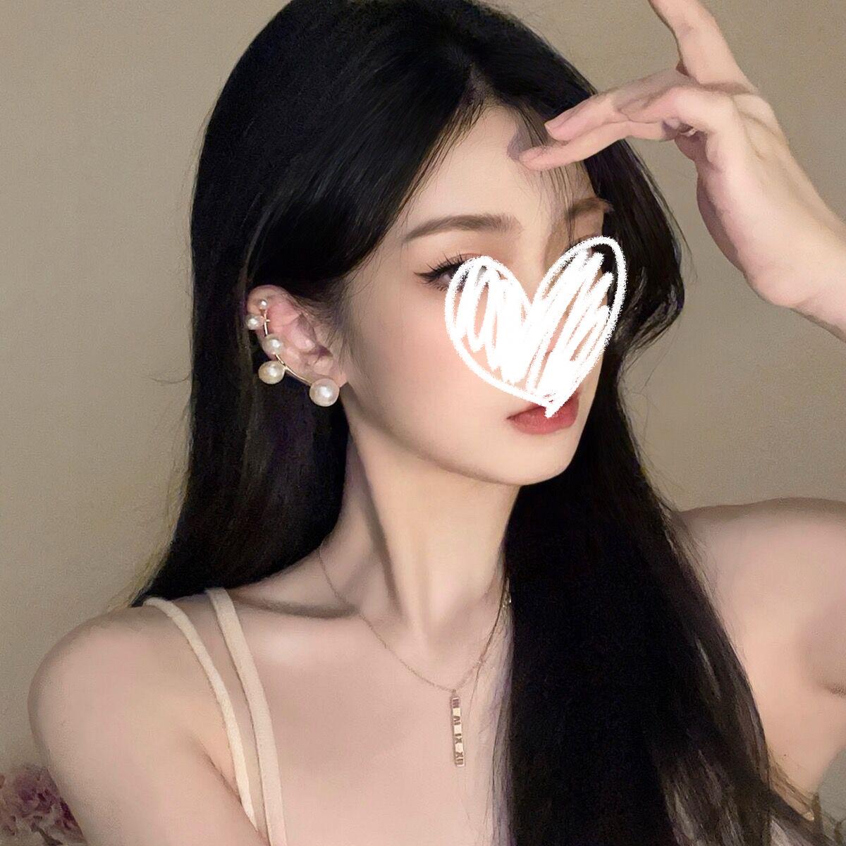 Pearl ear bone clip, no pierced ear clip, unique high-end earrings, retro temperament, ear hanging bridal wedding earrings
Pearl ear bone clip, no pierced ear clip, unique high-end earrings, retro temperament, ear hanging bridal wedding earrings