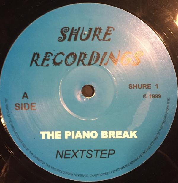 12inch Record NEXTSTEP - The Piano Break / Action SHURE1 Shure Recording 1999 Europe Dance & Electronica Used
12inch Record NEXTSTEP - The Piano Break / Action SHURE1 Shure Recording 1999 Europe Dance & Electronica Used