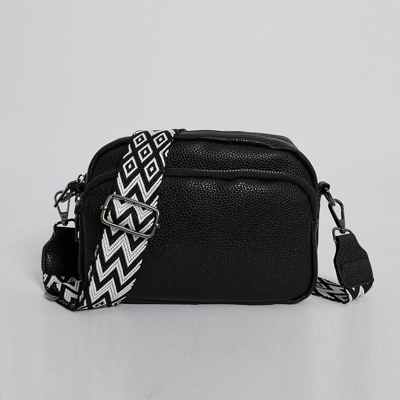 New fashion women s bags, high-end simple and atmospheric shoulder messenger bags, versatile retro small square bags чорний
New fashion women s bags, high-end simple and atmospheric shoulder messenger bags, versatile retro small square bags чорний