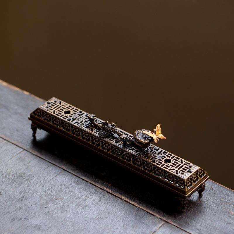 Bronze/Red Copper Zinc Alloy Antique Lying Incense Burner/Incense Insert Household Air-purifying Products Religious Supplies
Bronze/Red Copper Zinc Alloy Antique Lying Incense Burner/Incense Insert Household Air-purifying Products Religious Supplies