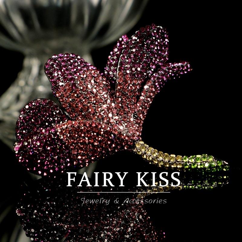 Брошь «Тяжелая промышленность», густо инкрустированная бриллиантами, цветными бриллиантами, имитированные трехмерные цветы красный
Брошь «Тяжелая промышленность», густо инкрустированная бриллиантами, цветными бриллиантами, имитированные трехмерные цветы красный