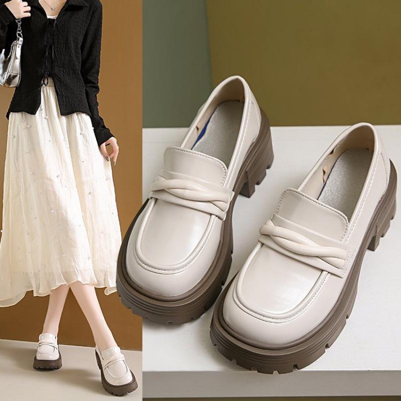 С юбкой британский стиль маленькие кожаные туфли женские летние новые на толстой подошве увеличивающие рост маленькие одинарные туфли толстый каблук лоферы 40 бежевый
С юбкой британский стиль маленькие кожаные туфли женские летние новые на толстой подошве увеличивающие рост маленькие одинарные туфли толстый каблук лоферы 40 бежевый