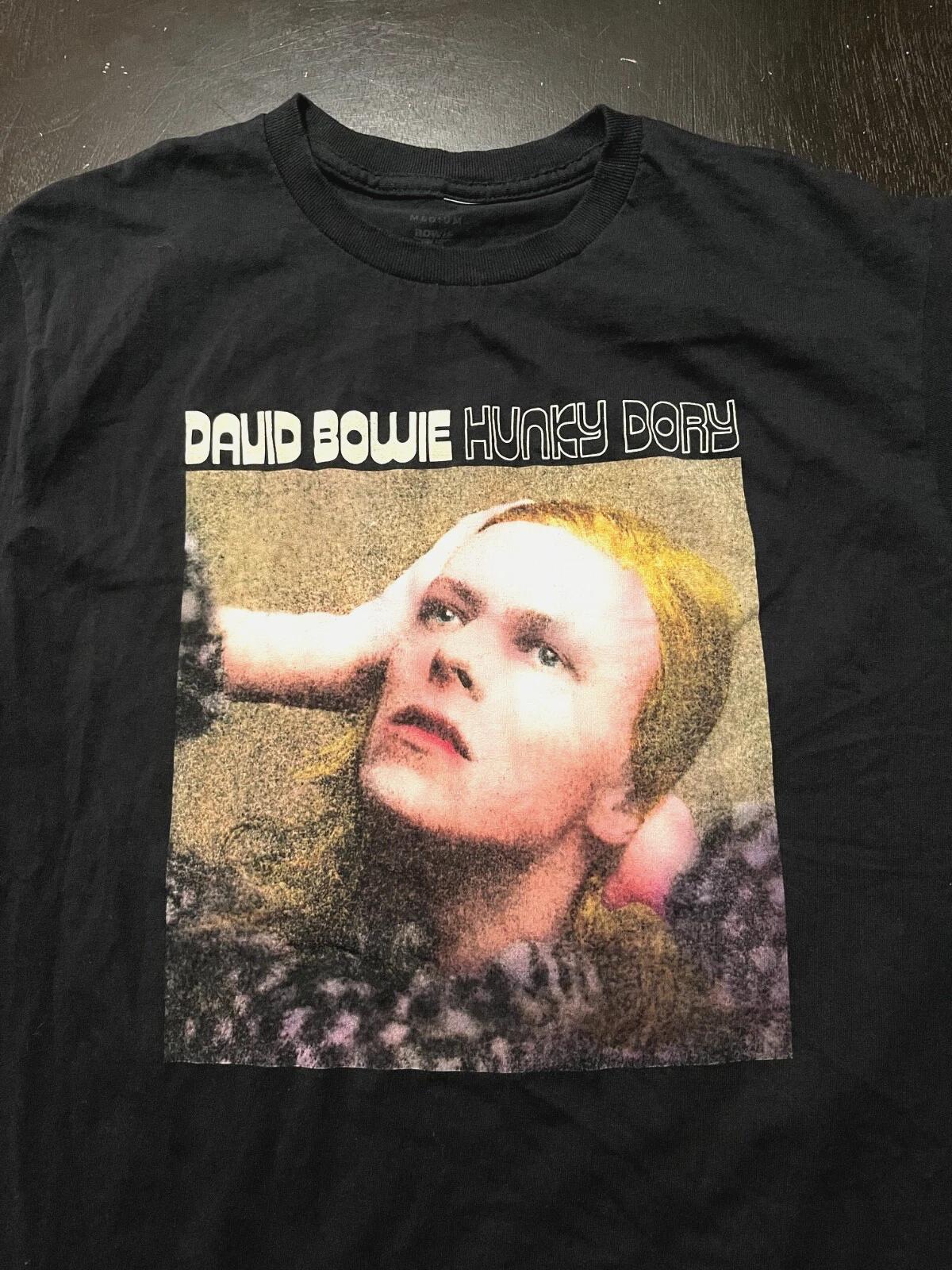 Official David Bowie Hunky Dory 100% Cotton T-shirt Mens Tees Top, Black, Size: Medium XL
Official David Bowie Hunky Dory 100% Cotton T-shirt Mens Tees Top, Black, Size: Medium XL