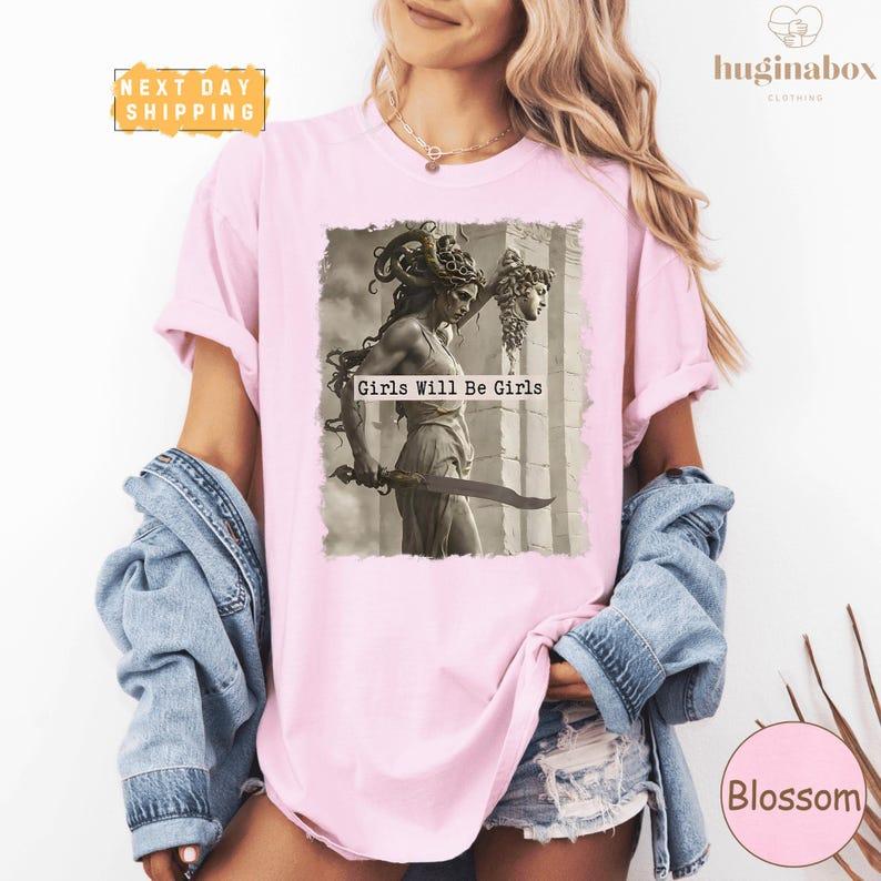 Hot Girls Will Be Girls Graphic Print T-Shirt Men Women Medusa Feminist Empowerment Mythology Loose Casual Oversized Streetwear Fashion Summer New Tee XXXL чорний
Hot Girls Will Be Girls Graphic Print T-Shirt Men Women Medusa Feminist Empowerment Mythology Loose Casual Oversized Streetwear Fashion Summer New Tee XXXL чорний