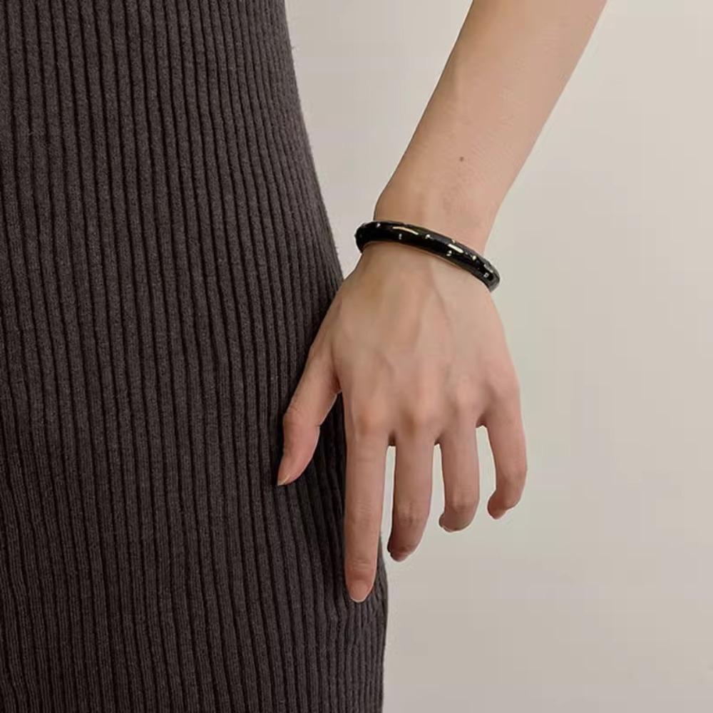 Classic Retro Opening Bangle Enamel Women s Hand Bracelet Fashion Woman Cuff Bracelet Lady чорний
Classic Retro Opening Bangle Enamel Women s Hand Bracelet Fashion Woman Cuff Bracelet Lady чорний