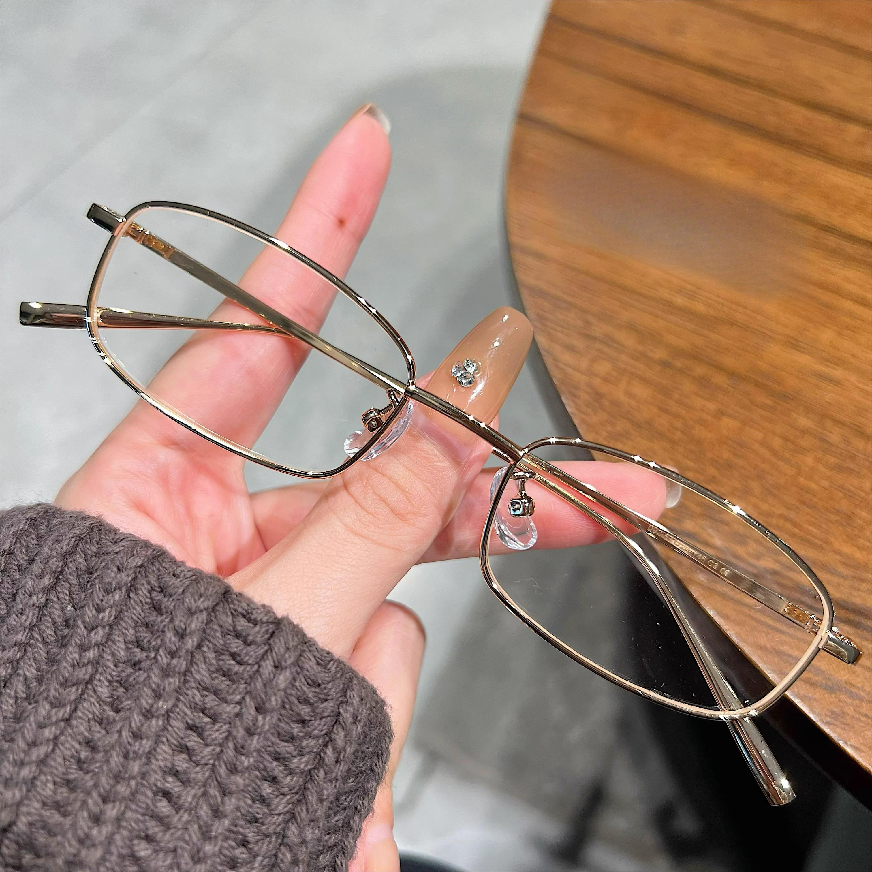 Sliver Y2K Harajuku Small Square Frame Glasses Women Retro Metal Eyeglasses Clear Reading Spectacle Blue Light Blocking Eyewear
Sliver Y2K Harajuku Small Square Frame Glasses Women Retro Metal Eyeglasses Clear Reading Spectacle Blue Light Blocking Eyewear