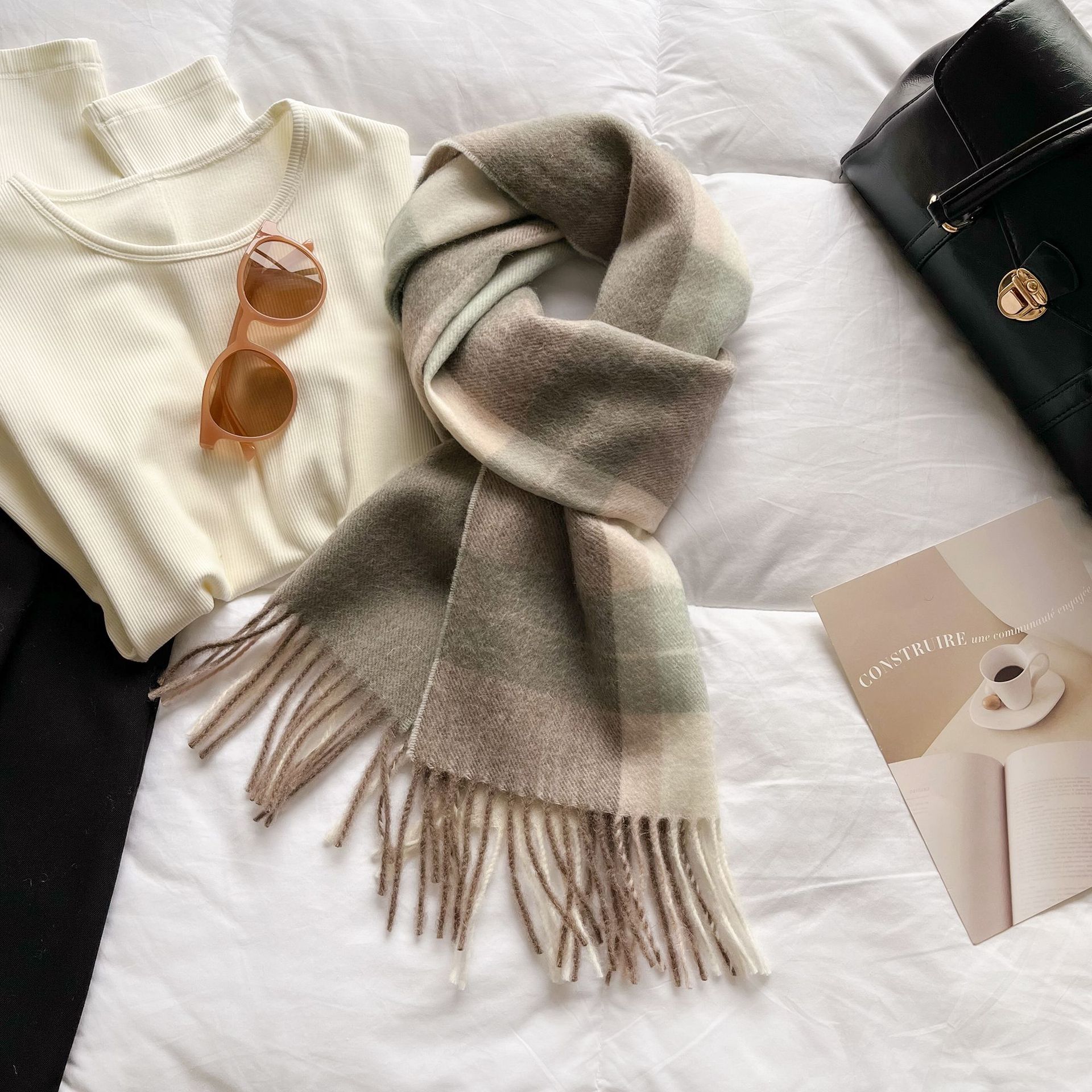 Шарф шерстяной шарф женский осенне-зимний простой клетчатый парный узкая версия длинный шарф 185*32cm
Шарф шерстяной шарф женский осенне-зимний простой клетчатый парный узкая версия длинный шарф 185*32cm