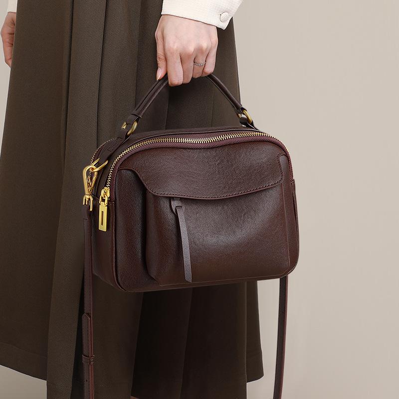 2025 New Women s Bag Autumn Winter Genuine Leather Handbag Shoulder Bag High-end Crossbody Mom Bag коричневий
2025 New Women s Bag Autumn Winter Genuine Leather Handbag Shoulder Bag High-end Crossbody Mom Bag коричневий