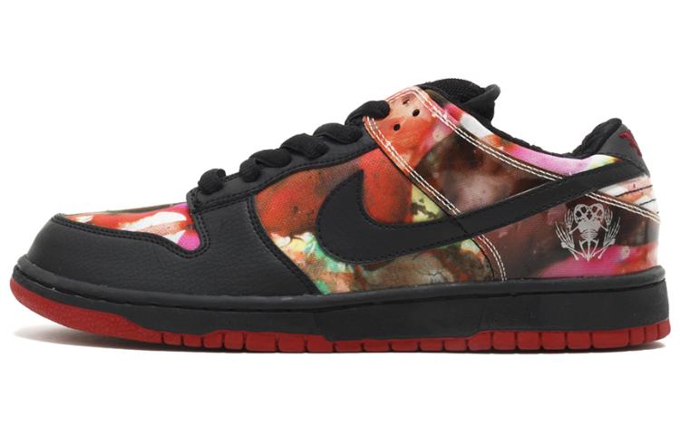 Nike SB Dunk Low Pushead 1 313233-001 44
Nike SB Dunk Low Pushead 1 313233-001 44