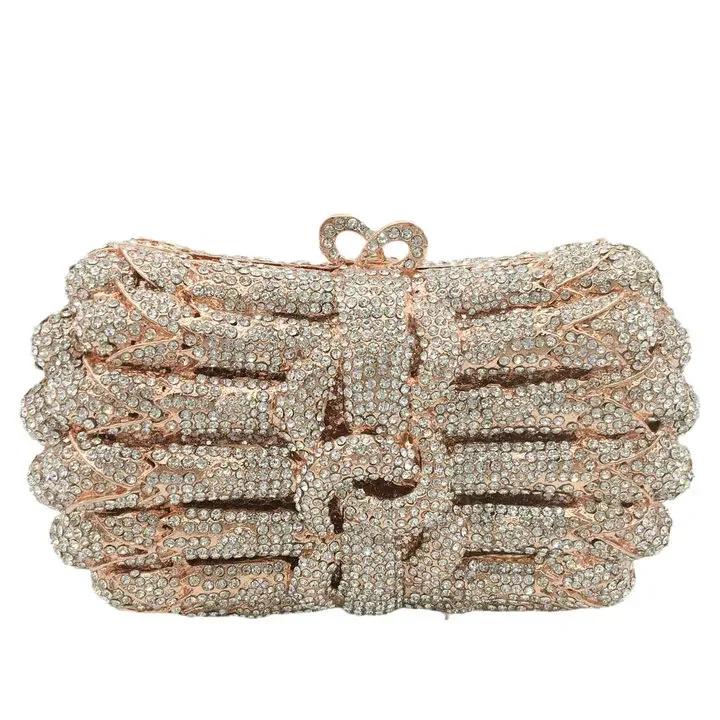 Boutique De FGG Flower Bouquet Women Crystal Clutch Rhinestone Clutch Purse Formal Party Evening Bags Wedding Bridal Minaudiere Mini Clutch
Boutique De FGG Flower Bouquet Women Crystal Clutch Rhinestone Clutch Purse Formal Party Evening Bags Wedding Bridal Minaudiere Mini Clutch