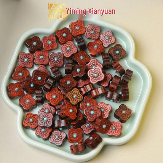 Red Sandalwood Pendant with Copper Inlay, Cloud Lotus Blessing Design, Ancient Style DIY Accessory.
Red Sandalwood Pendant with Copper Inlay, Cloud Lotus Blessing Design, Ancient Style DIY Accessory.