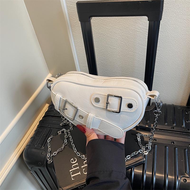2025 Французская нишевая сумка кроссбоди в форме сердца в мотоциклетном стиле - Универсальная осенняя наплечная сумка для женщин белый