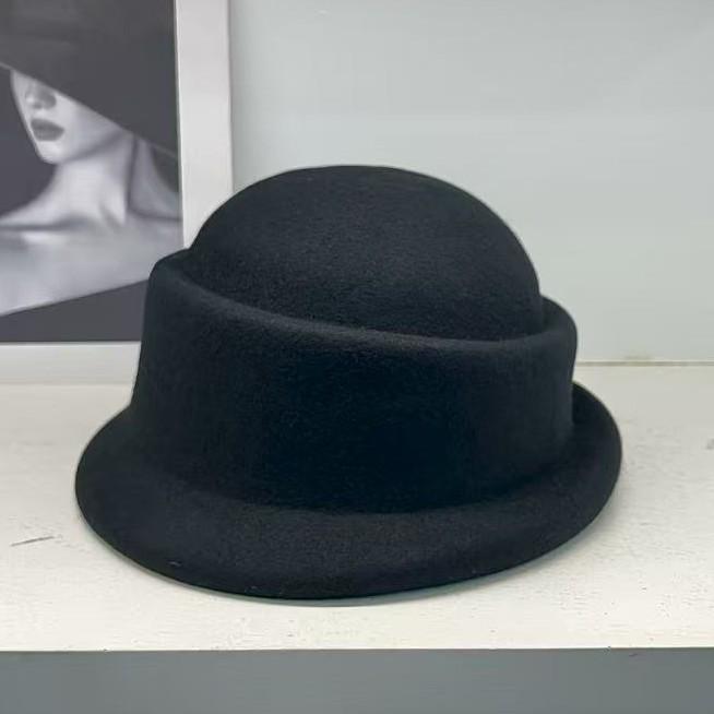 French celebrity retro concave top wool top hat women s autumn and winter warm versatile washbasin hat solid color beret M(55-58cm) чорний
French celebrity retro concave top wool top hat women s autumn and winter warm versatile washbasin hat solid color beret M(55-58cm) чорний