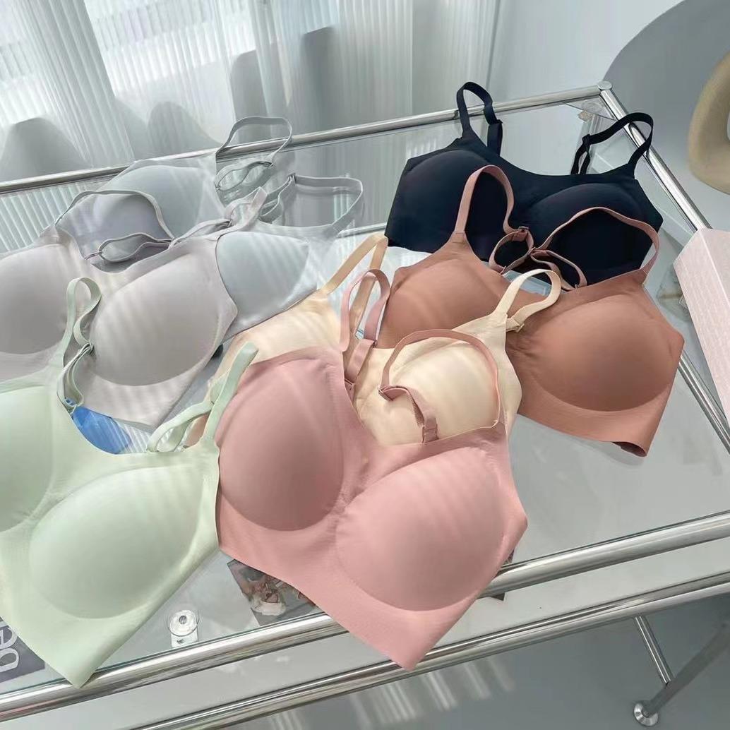 2022 Women s Seamless Adjustable Strap Sports Bra with Fixed Cups, One Size One Size (45-65 kg)
2022 Women s Seamless Adjustable Strap Sports Bra with Fixed Cups, One Size One Size (45-65 kg)