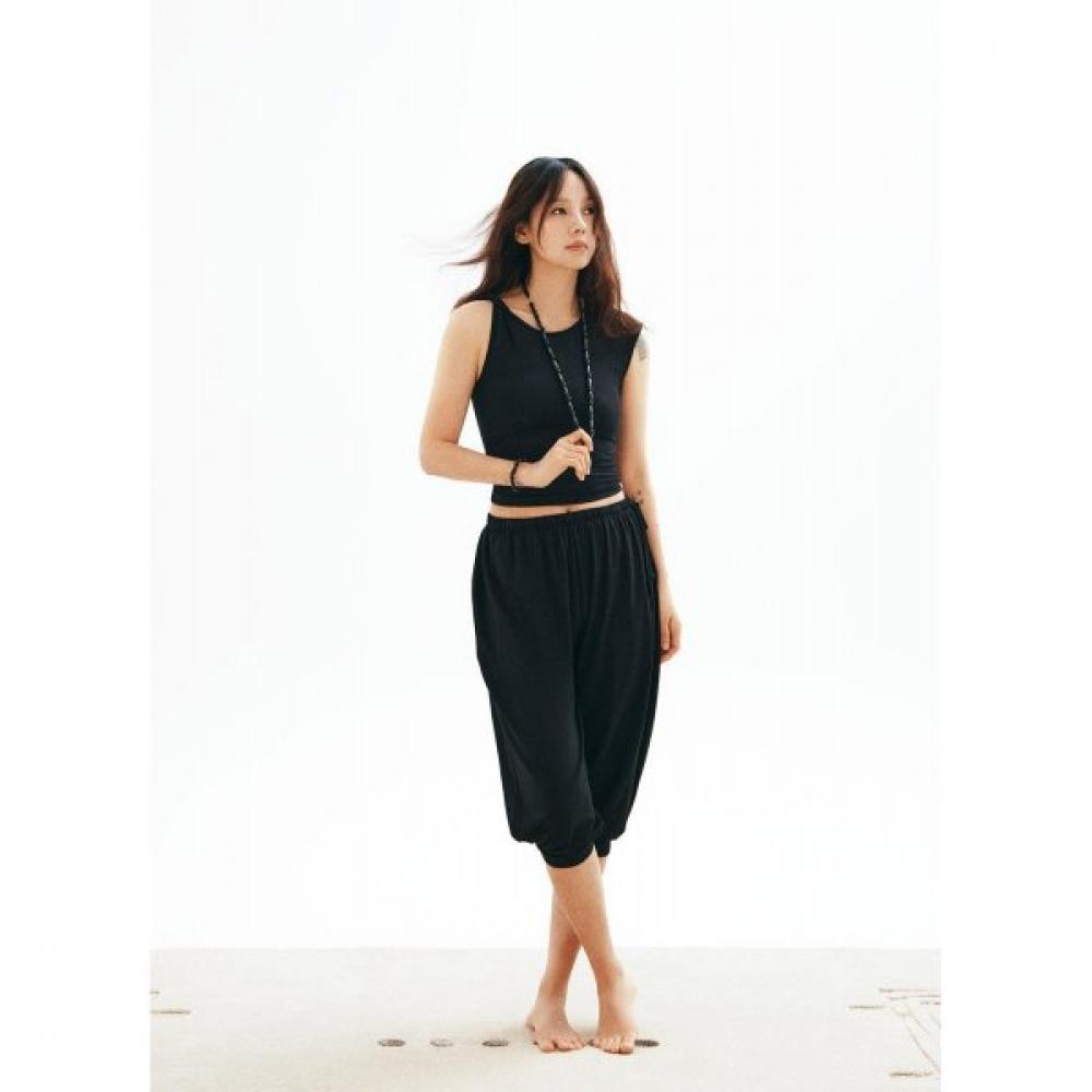 Budhi Mudra Shirring Half Pants Black B61002aps62 B01 Black/XS
Budhi Mudra Shirring Half Pants Black B61002aps62 B01 Black/XS