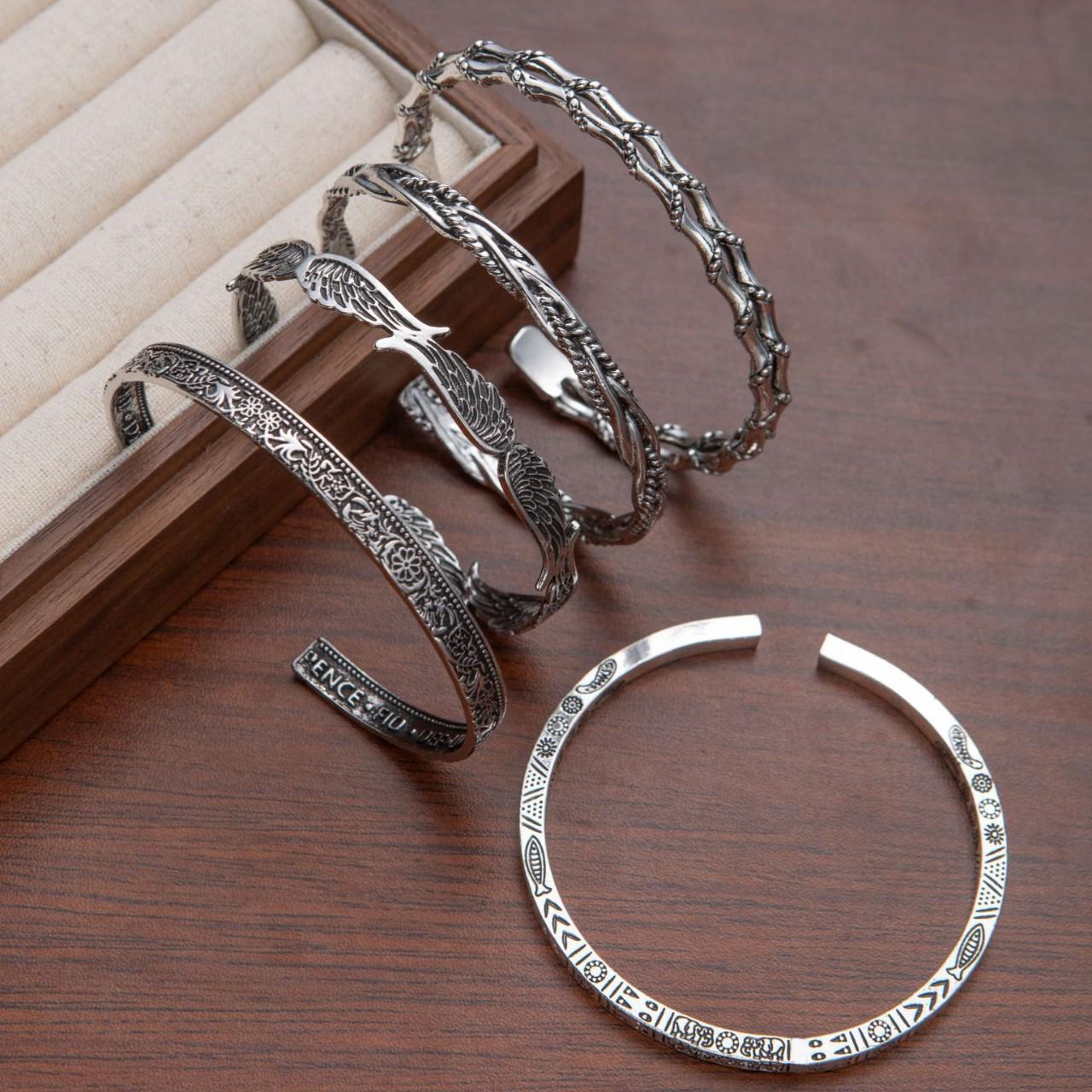 Antique Silver Bamboo Feather Carved Open Bracelet for Men & Women - Retro Metal Jewelry L107 Weave Design
Antique Silver Bamboo Feather Carved Open Bracelet for Men & Women - Retro Metal Jewelry L107 Weave Design
