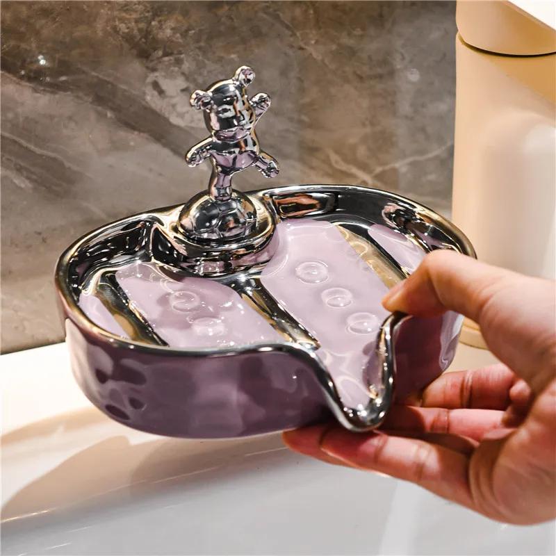 Ceramic Soap Box Soap Dish Creative Drain Rack High-end Light Luxury Household Bathroom Bathroom Storage Rack Soap Holder
Ceramic Soap Box Soap Dish Creative Drain Rack High-end Light Luxury Household Bathroom Bathroom Storage Rack Soap Holder