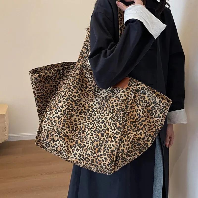 Leopard Pattern Tote Bag Vintage Canvas Shoulder Bag Fashi Big Capacity Handbag For School Work Shopping
Leopard Pattern Tote Bag Vintage Canvas Shoulder Bag Fashi Big Capacity Handbag For School Work Shopping