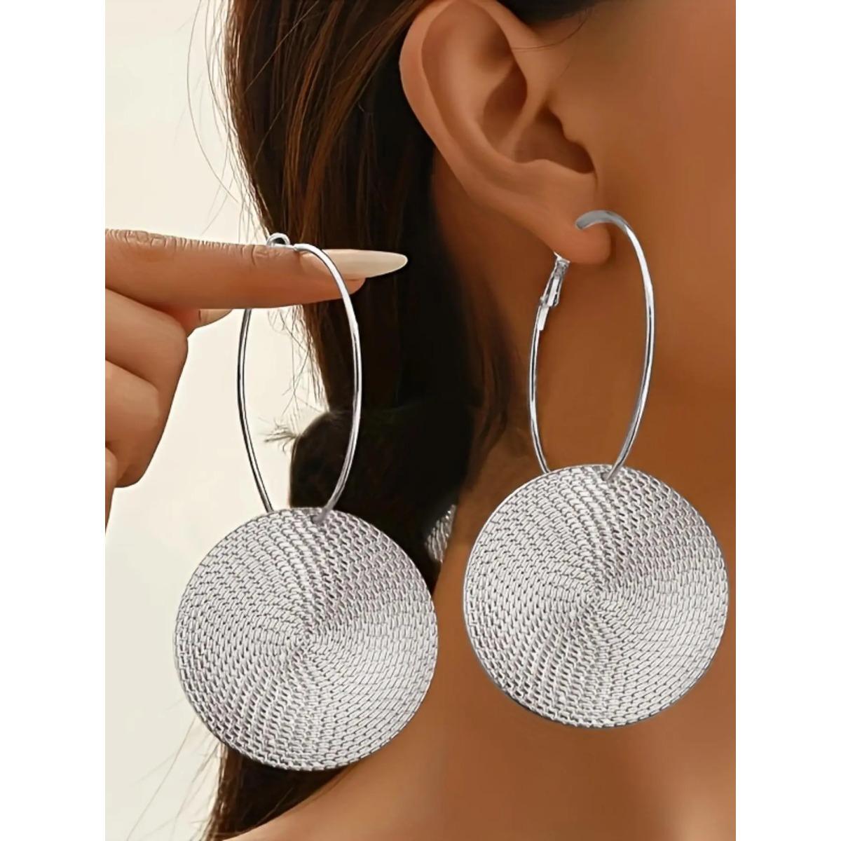 Stylish circular hoop earrings, round earrings, trendy party accessories, and everyday fashion accents
Stylish circular hoop earrings, round earrings, trendy party accessories, and everyday fashion accents